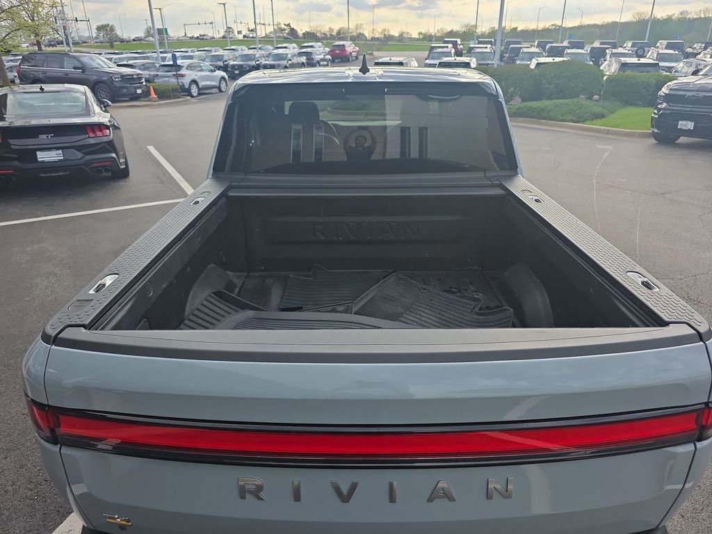 Used 2022 Rivian R1T Adventure image 11