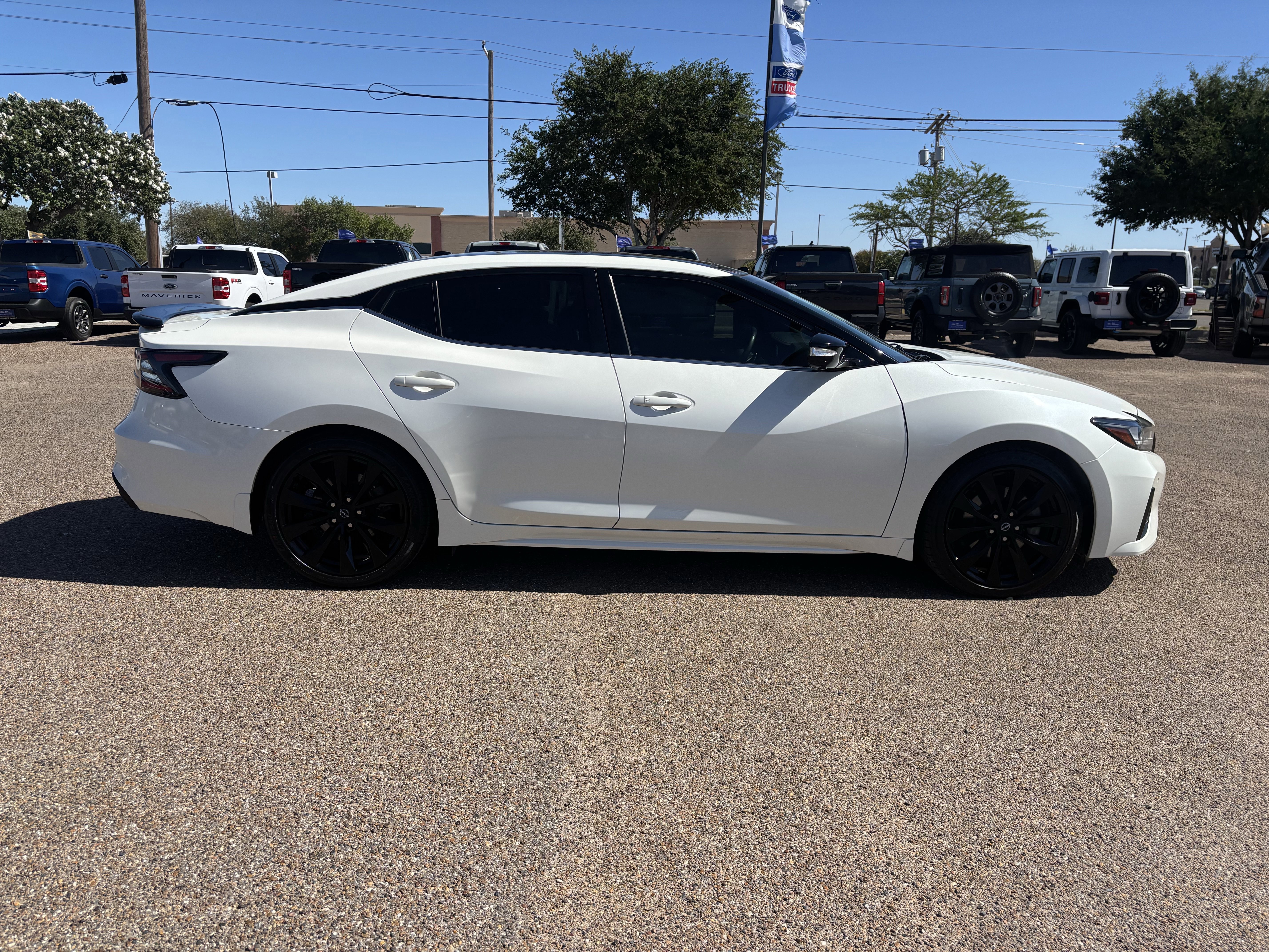 Used 2023 Nissan Maxima SR w/ Sport Mat Group image 5