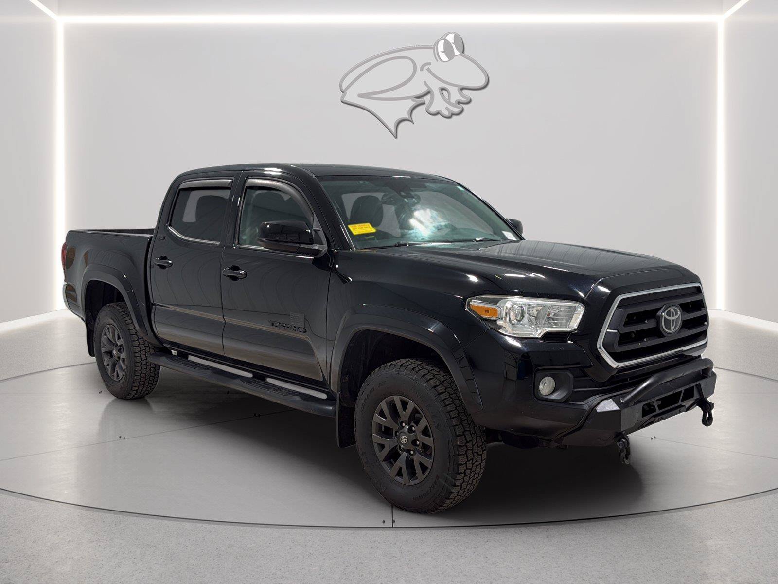 Used 2020 Toyota Tacoma SR5 AWD/4WD image 8