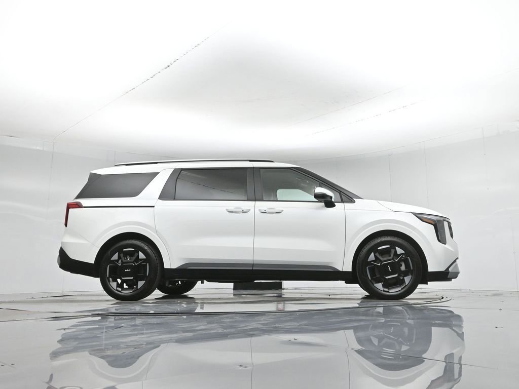 Used 2025 Kia Carnival EX image 55