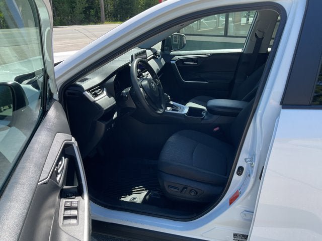 Used 2023 Toyota RAV4 XLE AWD/4WD image 12