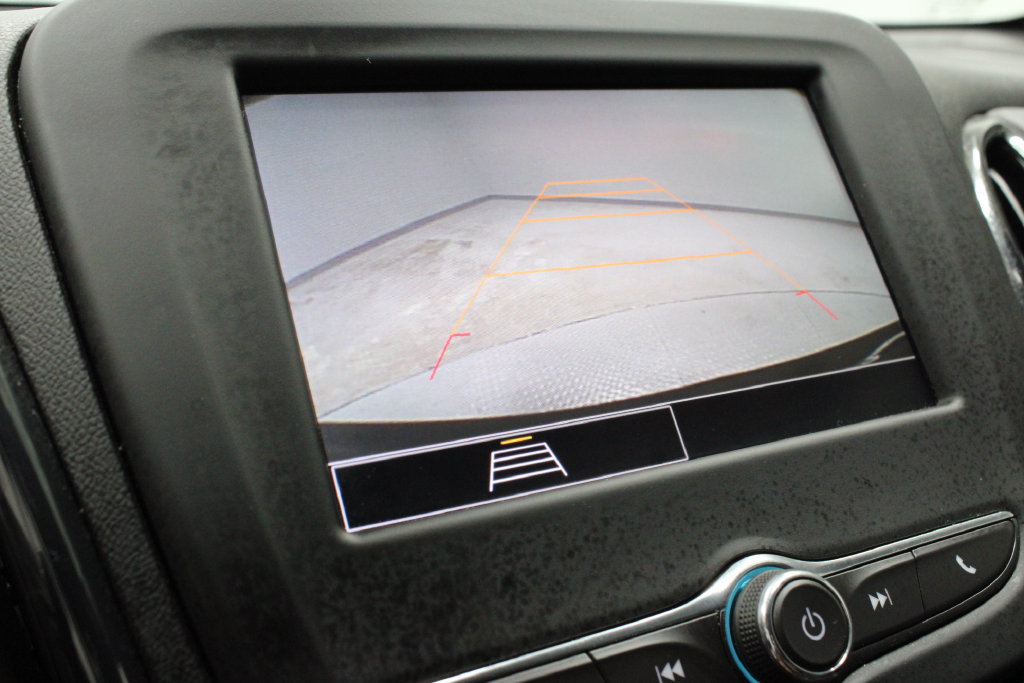 Used 2023 Chevrolet Equinox RS FWD image 3