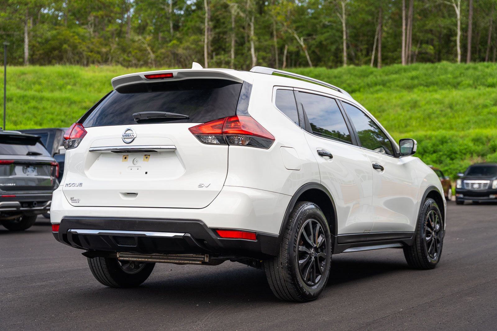 Used 2018 Nissan Rogue SV FWD image 7