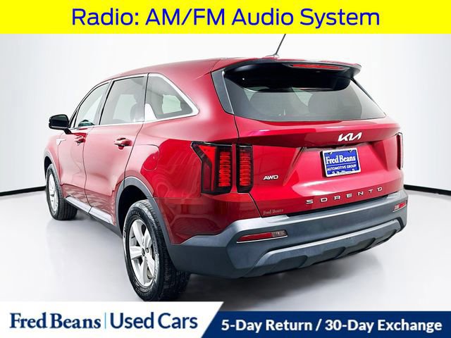 Used 2022 Kia Sorento LX image 3