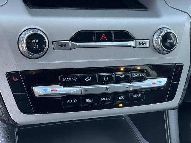 Certified 2023 Ford Explorer XLT image 16