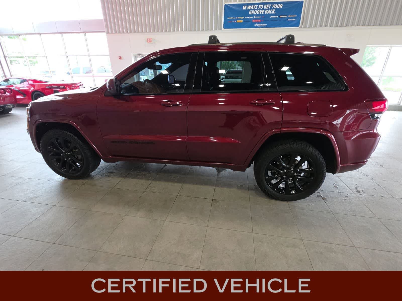 Used 2019 Jeep Grand Cherokee Altitude AWD/4WD image 13
