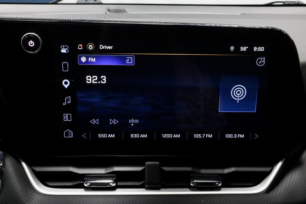 Used 2025 Chevrolet Equinox LT FWD image 3