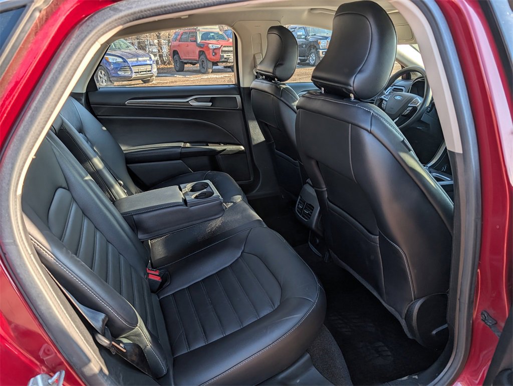 Certified 2017 Ford Fusion SE w/ Equipment Group 202A image 9