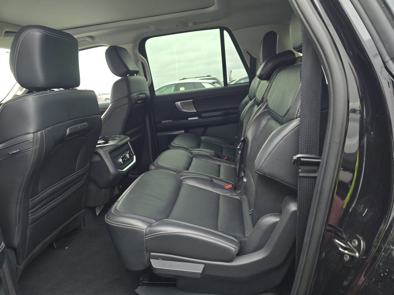 Certified 2025 Ford Expedition Max Platinum image 17