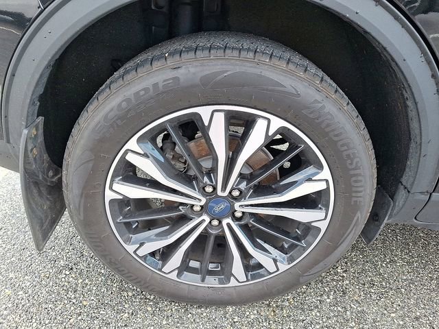 Certified 2022 Ford Escape SE w/ SE Sport Appearance Package image 10