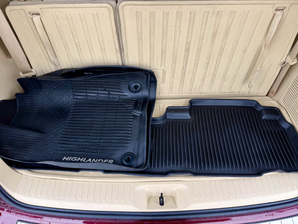 Used 2019 Toyota Highlander XLE AWD/4WD image 18