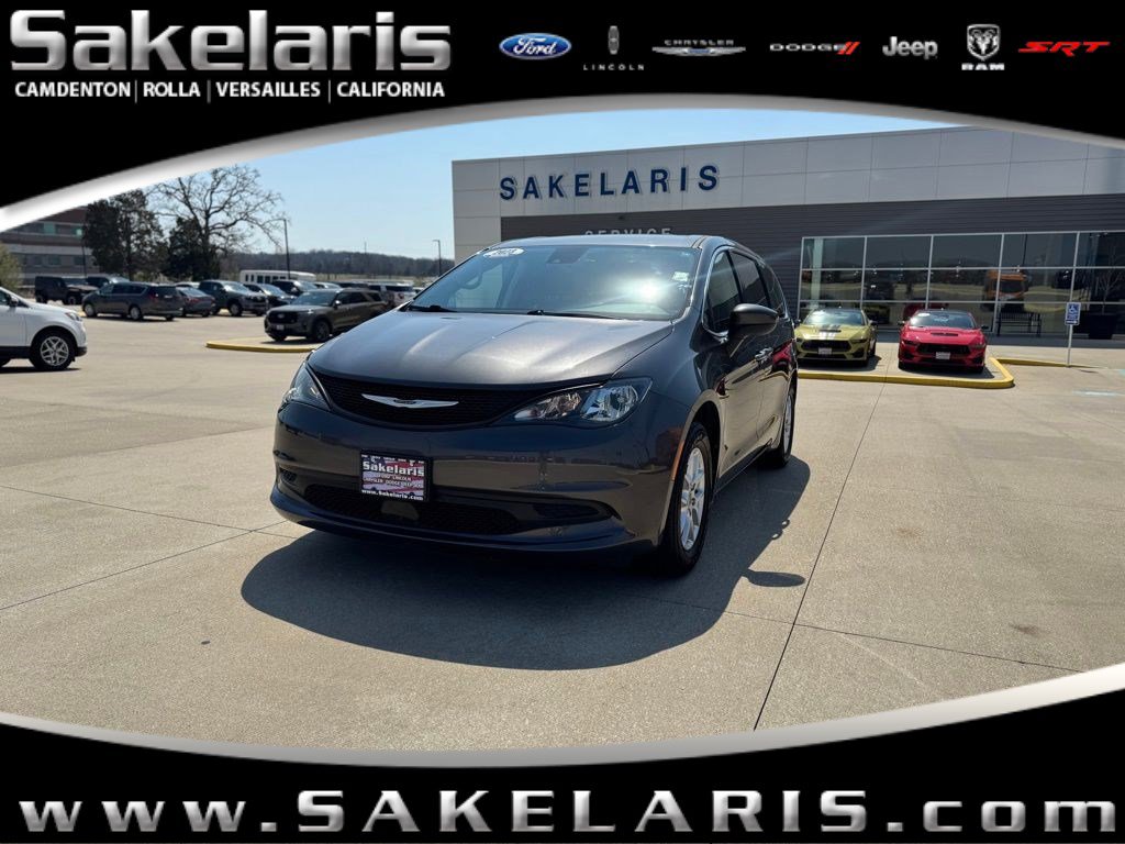 Used 2023 Chrysler Voyager LX FWD image 1