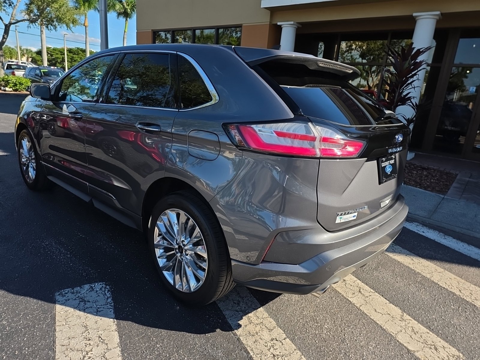Certified 2024 Ford Edge Titanium w/ Titanium Elite Package AWD/4WD image 3