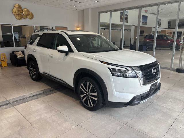 Used 2023 Nissan Pathfinder Platinum AWD/4WD image 7