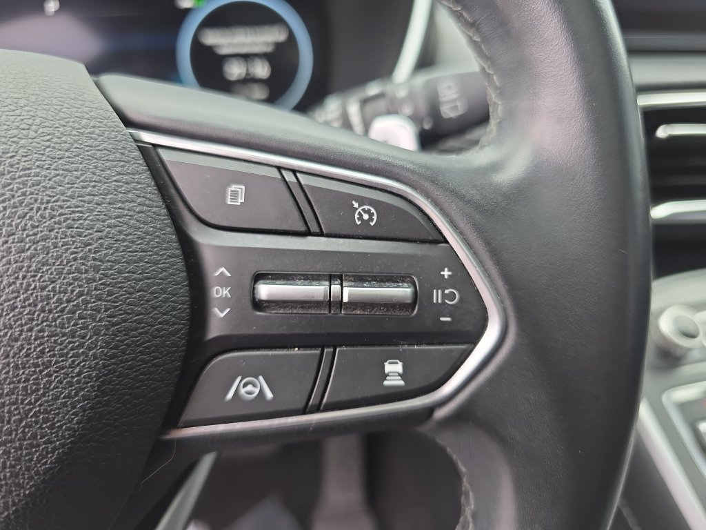 Used 2021 Hyundai Santa Fe SEL Premium AWD/4WD image 16