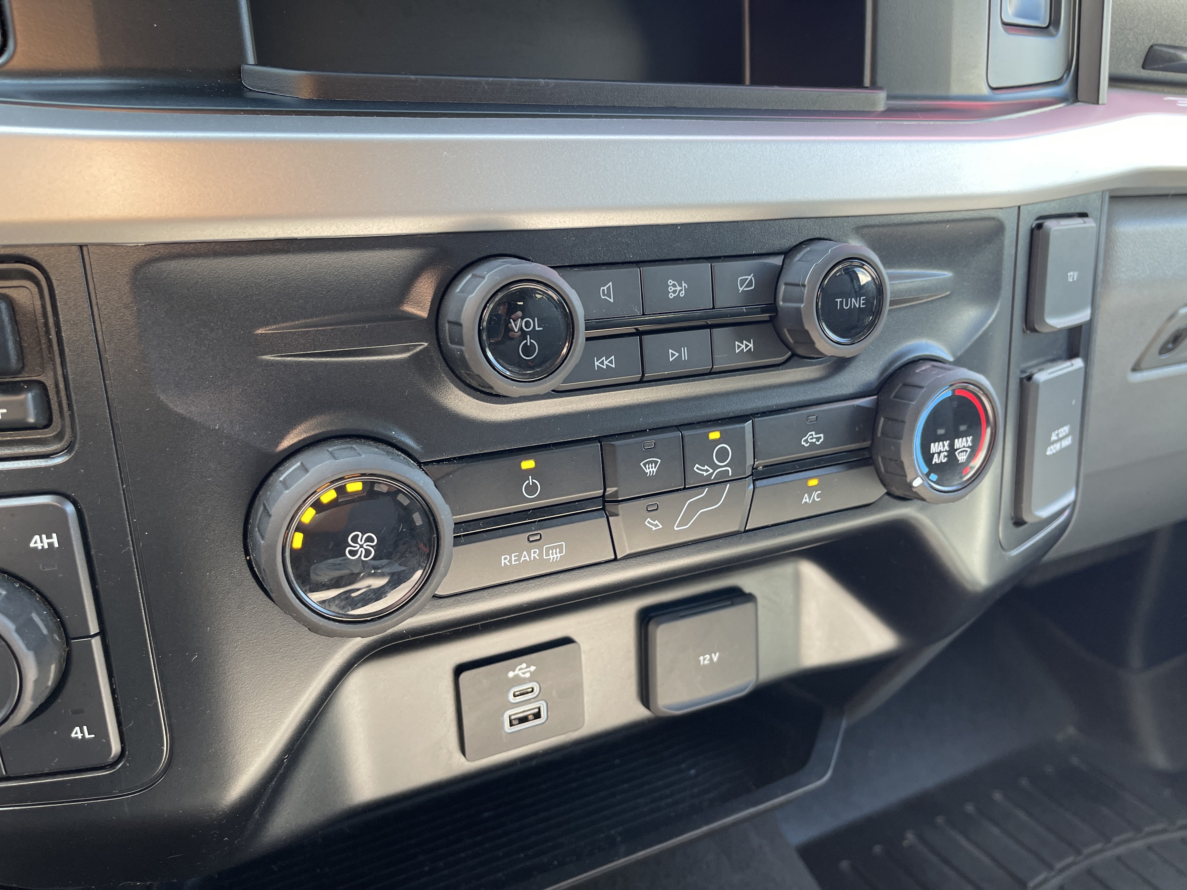 Certified 2024 Ford F250 XLT AWD/4WD image 20