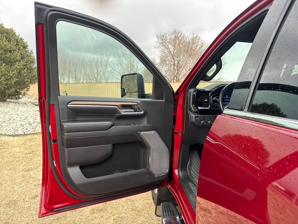 Used 2024 Chevrolet Silverado 2500 High Country image 13