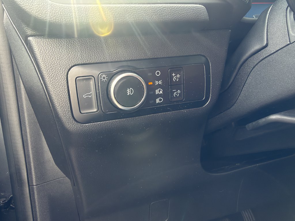 Certified 2024 Ford Escape Platinum AWD/4WD image 35