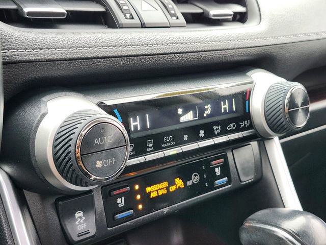 Used 2020 Toyota RAV4 Limited image 23