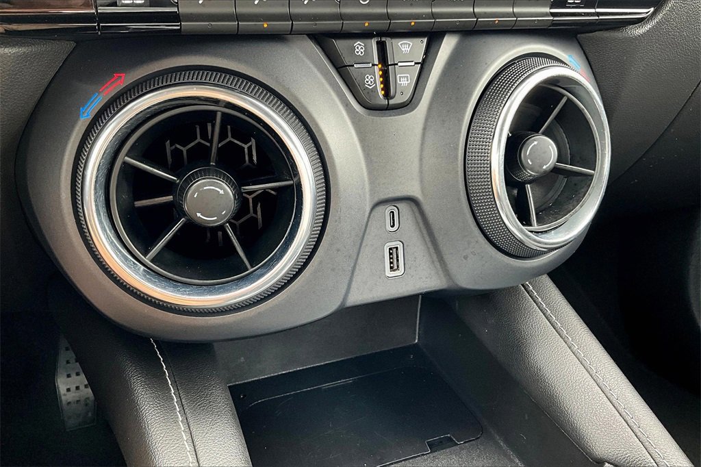 Used 2023 Chevrolet Blazer LT image 32