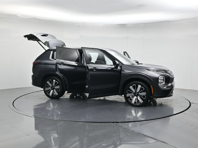 Used 2025 Mitsubishi Outlander SE FWD image 53