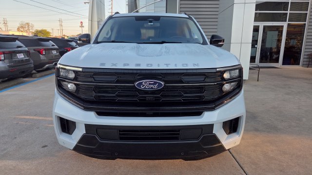 Certified 2025 Ford Expedition Active AWD/4WD image 7