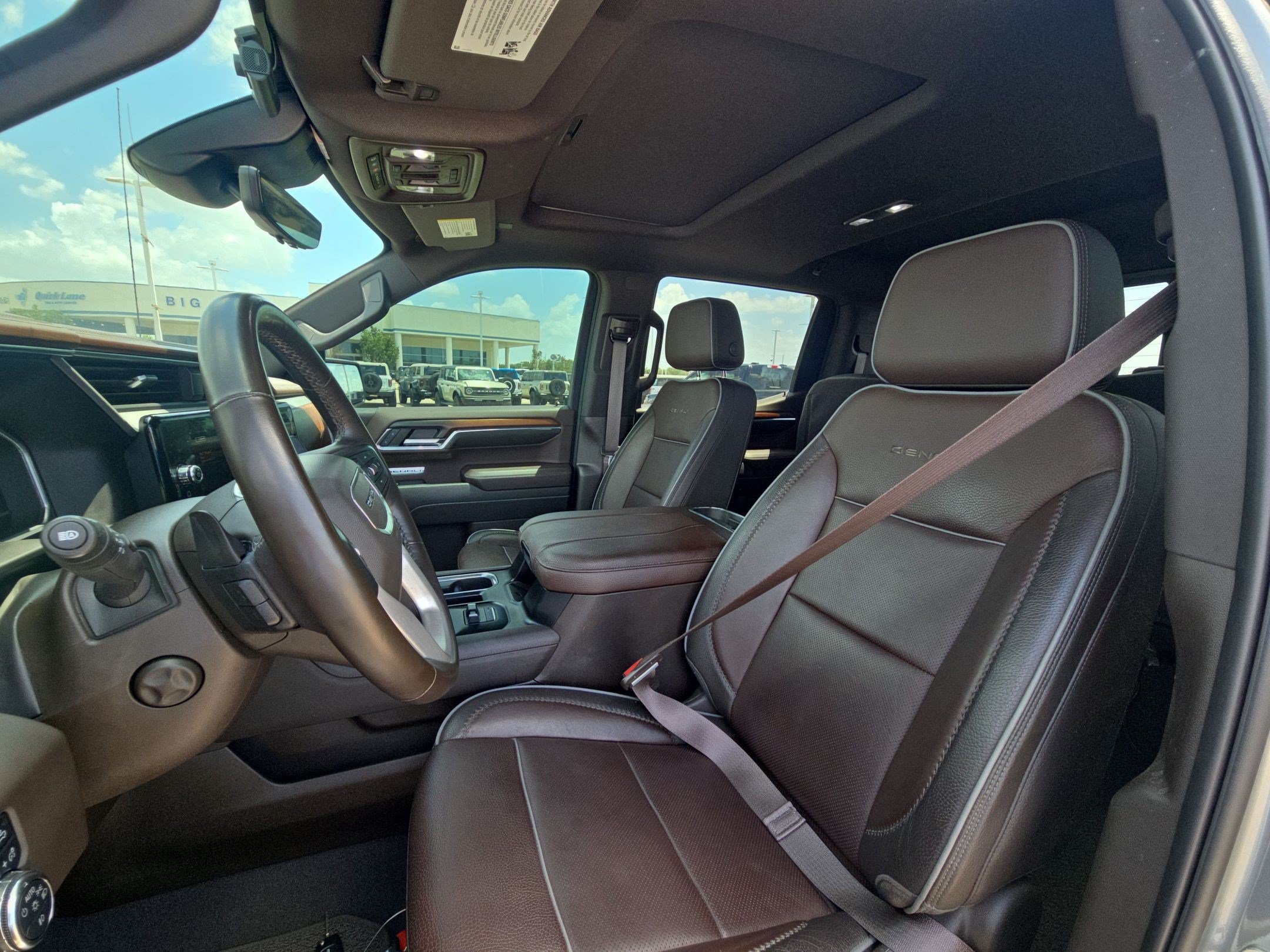 Used 2024 GMC Sierra 1500 Denali w/ Denali Reserve Package AWD/4WD image 17