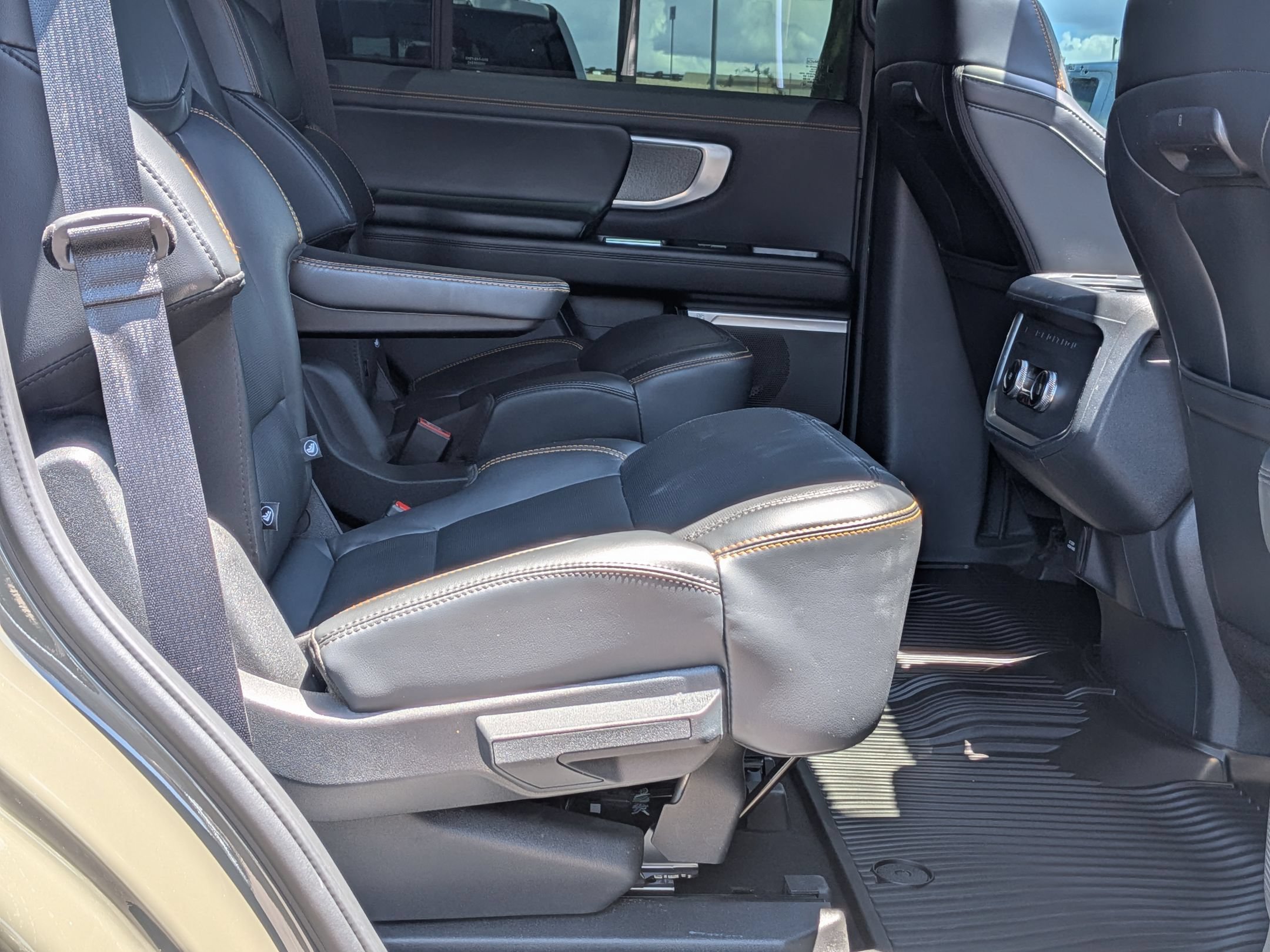 Certified 2025 Ford Expedition Tremor AWD/4WD image 26