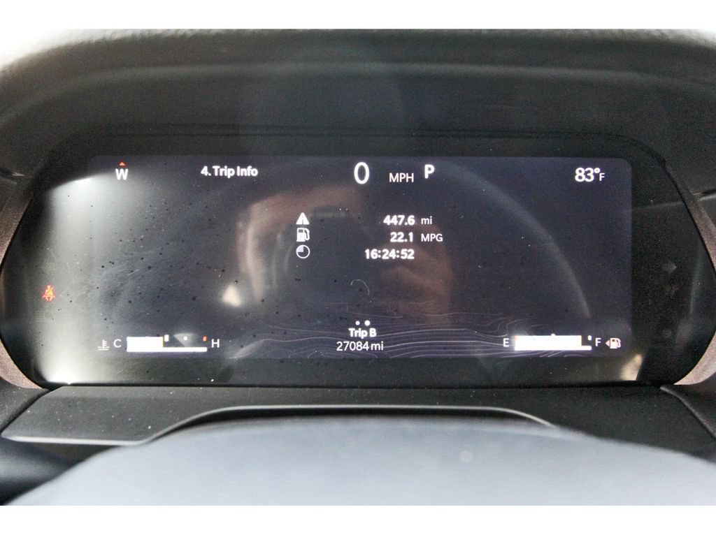 Used 2025 Jeep Grand Cherokee Altitude RWD image 16