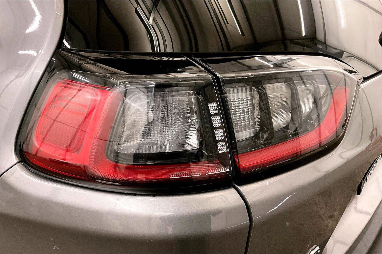 Used 2019 Jeep Cherokee Limited image 28