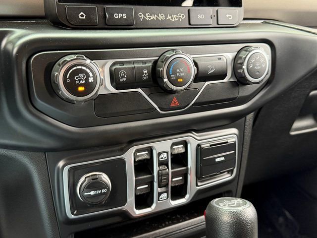 Used 2018 Jeep Wrangler Unlimited Sport S AWD/4WD image 36