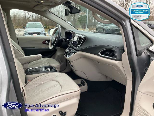Used 2020 Chrysler Pacifica Limited FWD image 19