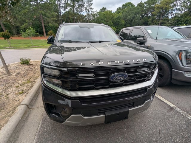 Certified 2025 Ford Expedition Platinum w/ Driver's Package AWD/4WD image 2