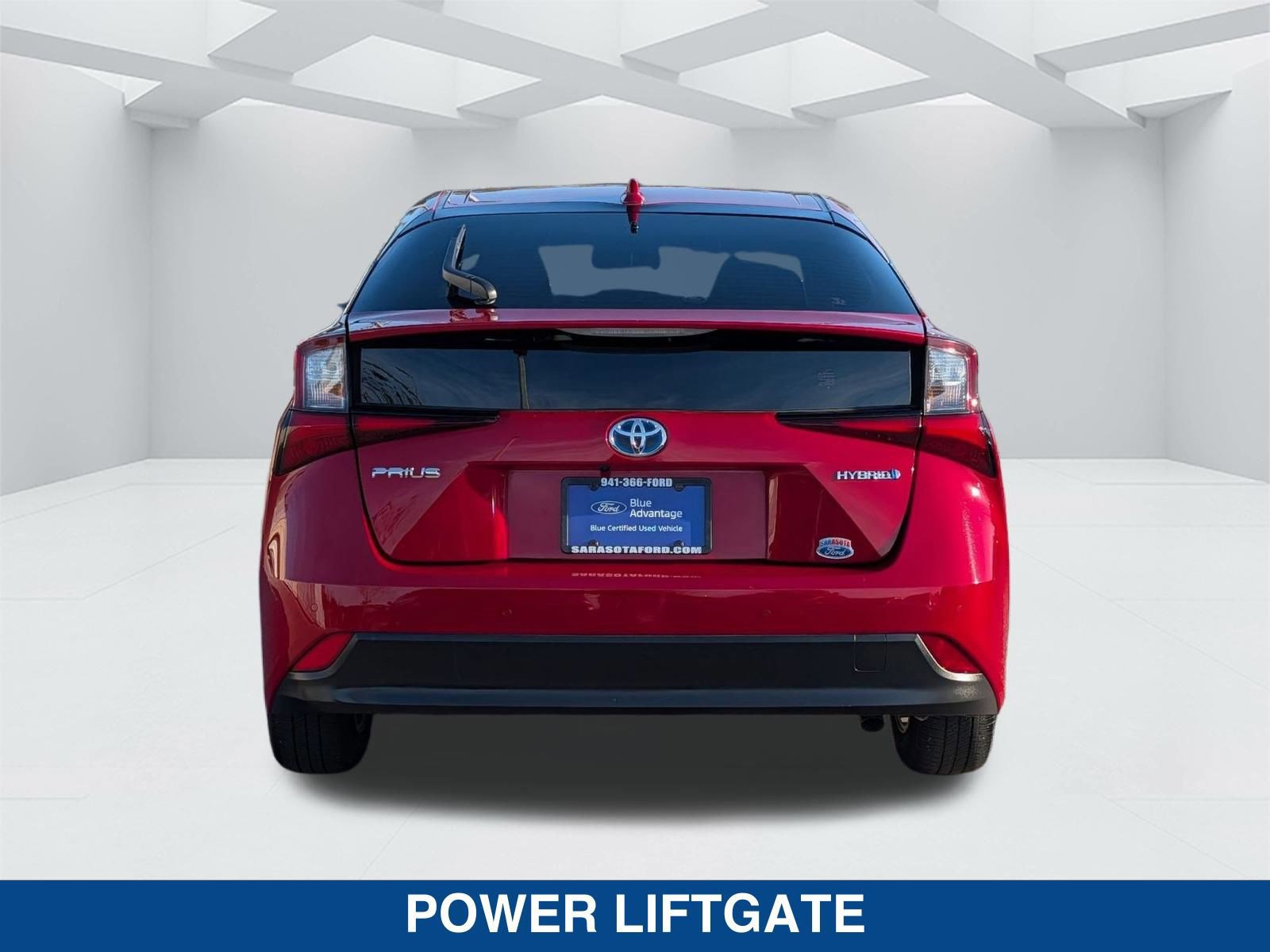 Used 2022 Toyota Prius LE image 4
