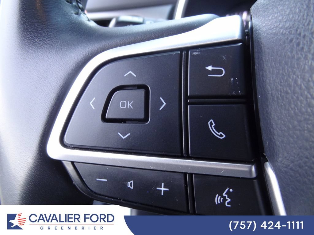 Used 2022 Toyota Highlander XLE AWD/4WD image 19
