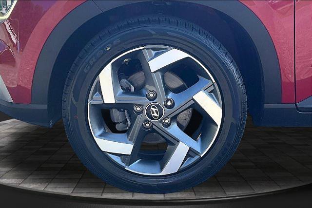 Used 2023 Hyundai Venue Limited FWD image 9