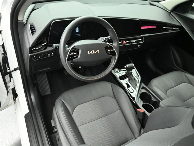Used 2024 Kia Niro EX image 25