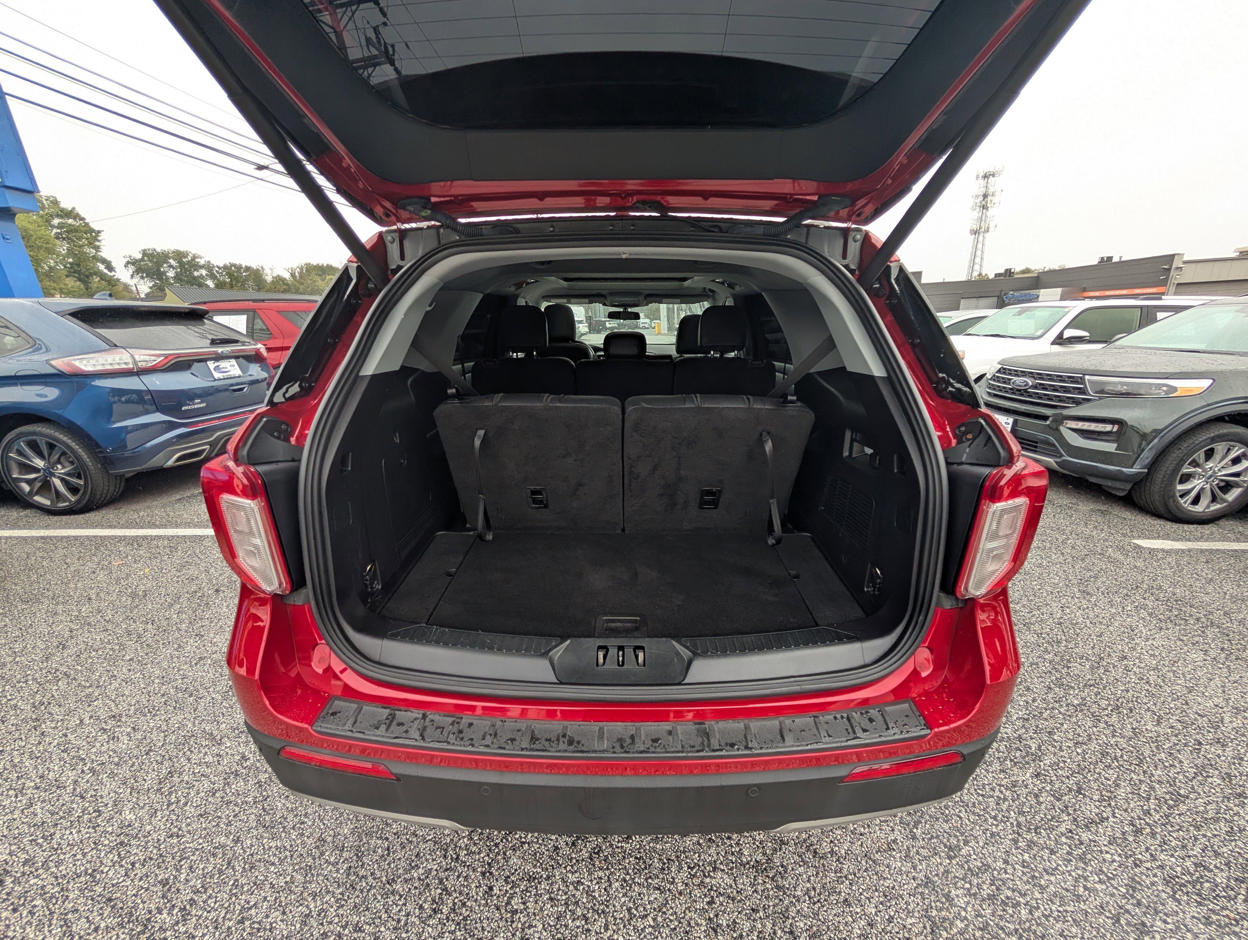 Certified 2022 Ford Explorer XLT w/ Equipment Group 202A image 15