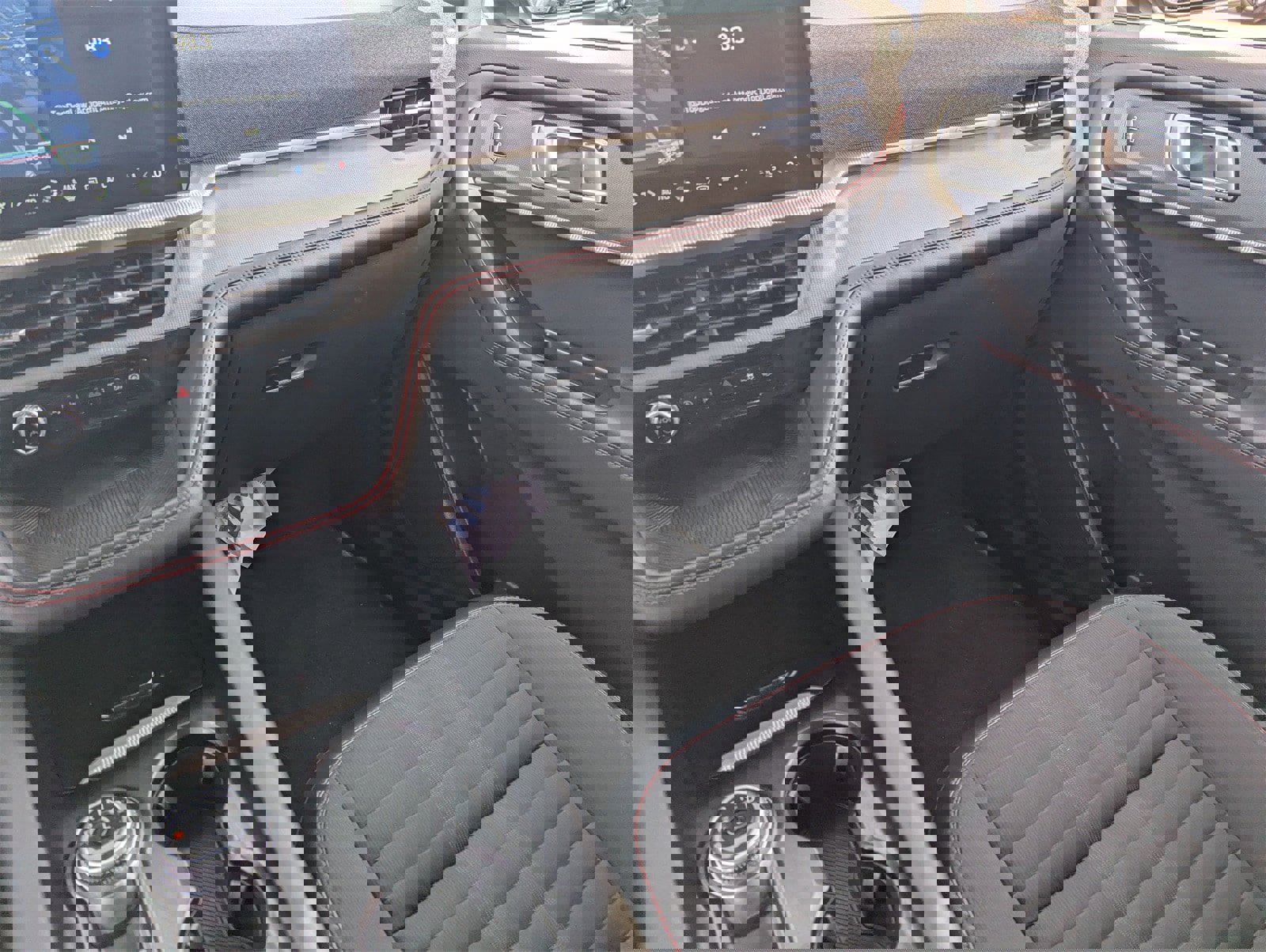 Certified 2025 Ford Explorer ST-Line w/ ST-Line Street Pack image 18