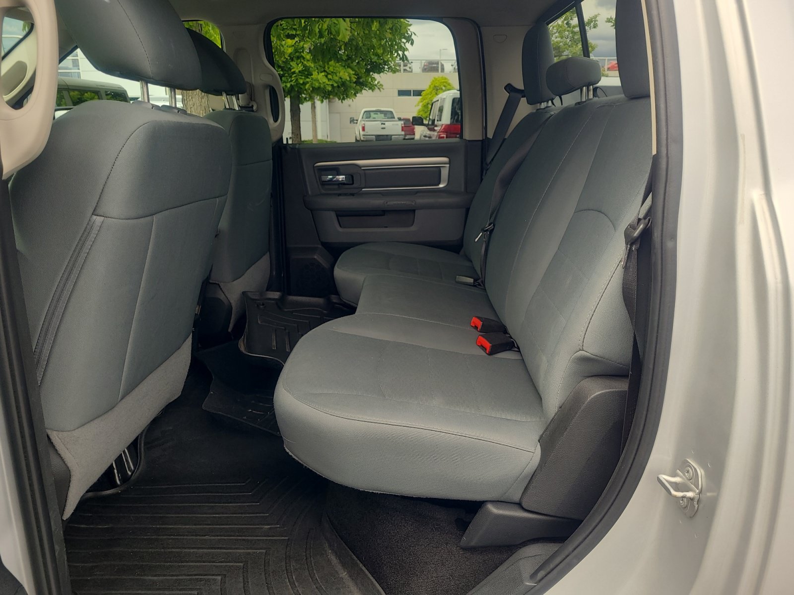 Used 2018 RAM 1500 Classic SLT AWD/4WD image 17