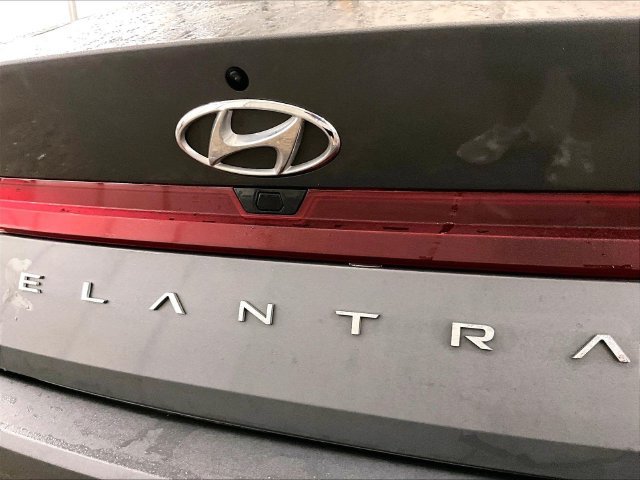 Used 2023 Hyundai Elantra SEL FWD image 13