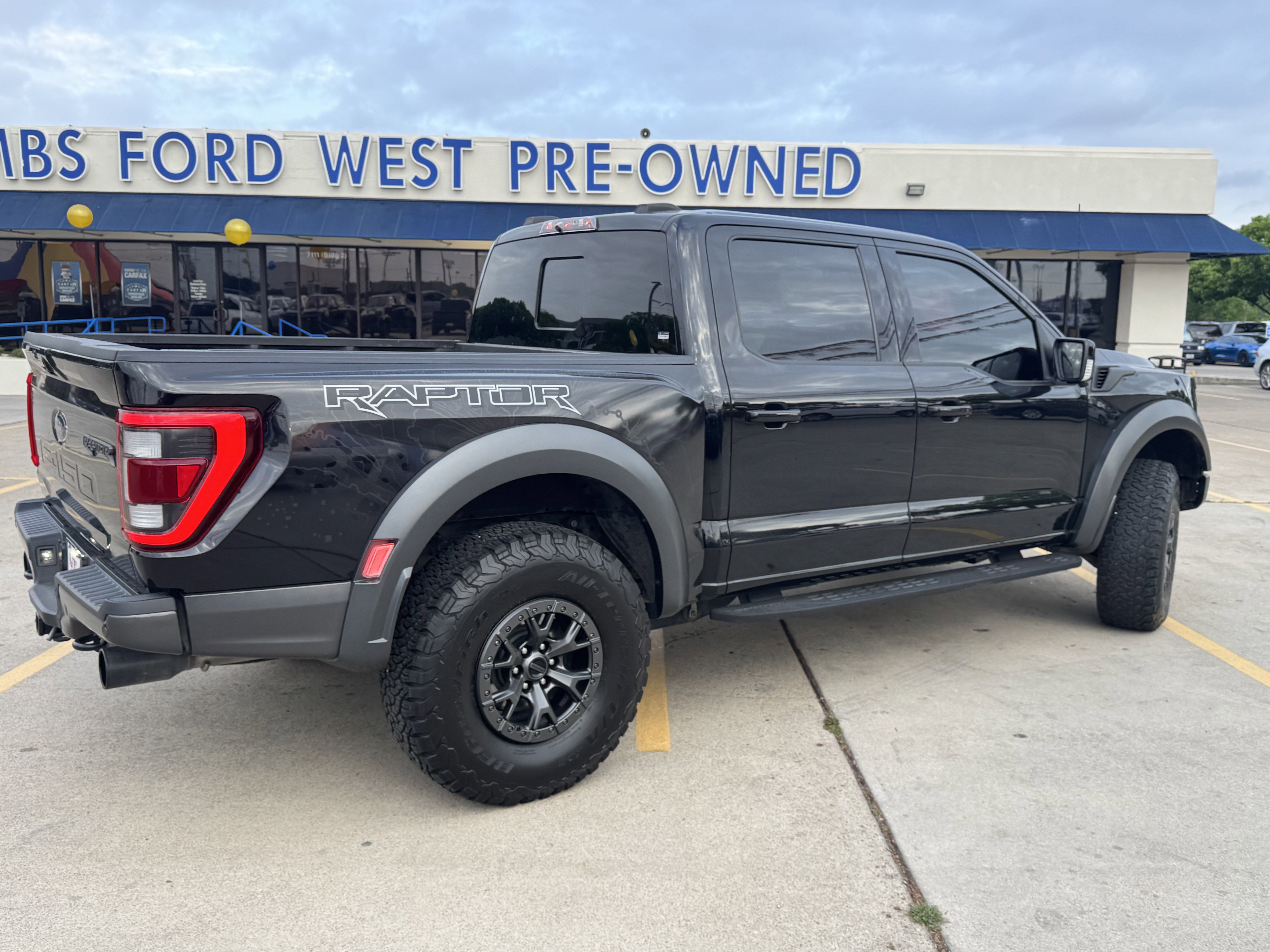 Certified 2022 Ford F150 Raptor w/ Raptor 37 Performance Package image 4