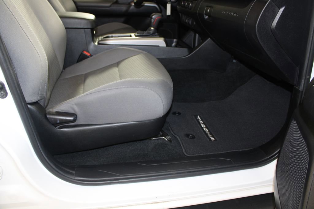 Used 2022 Toyota Tacoma SR5 image 10
