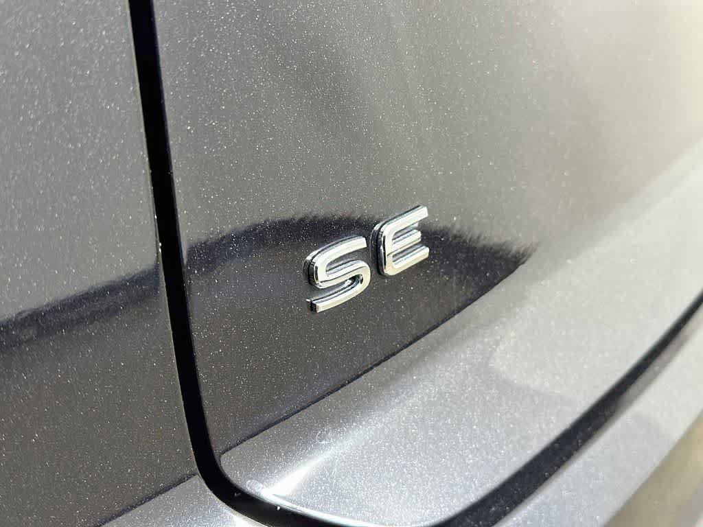 Used 2024 Volkswagen Atlas Cross Sport SE FWD image 10