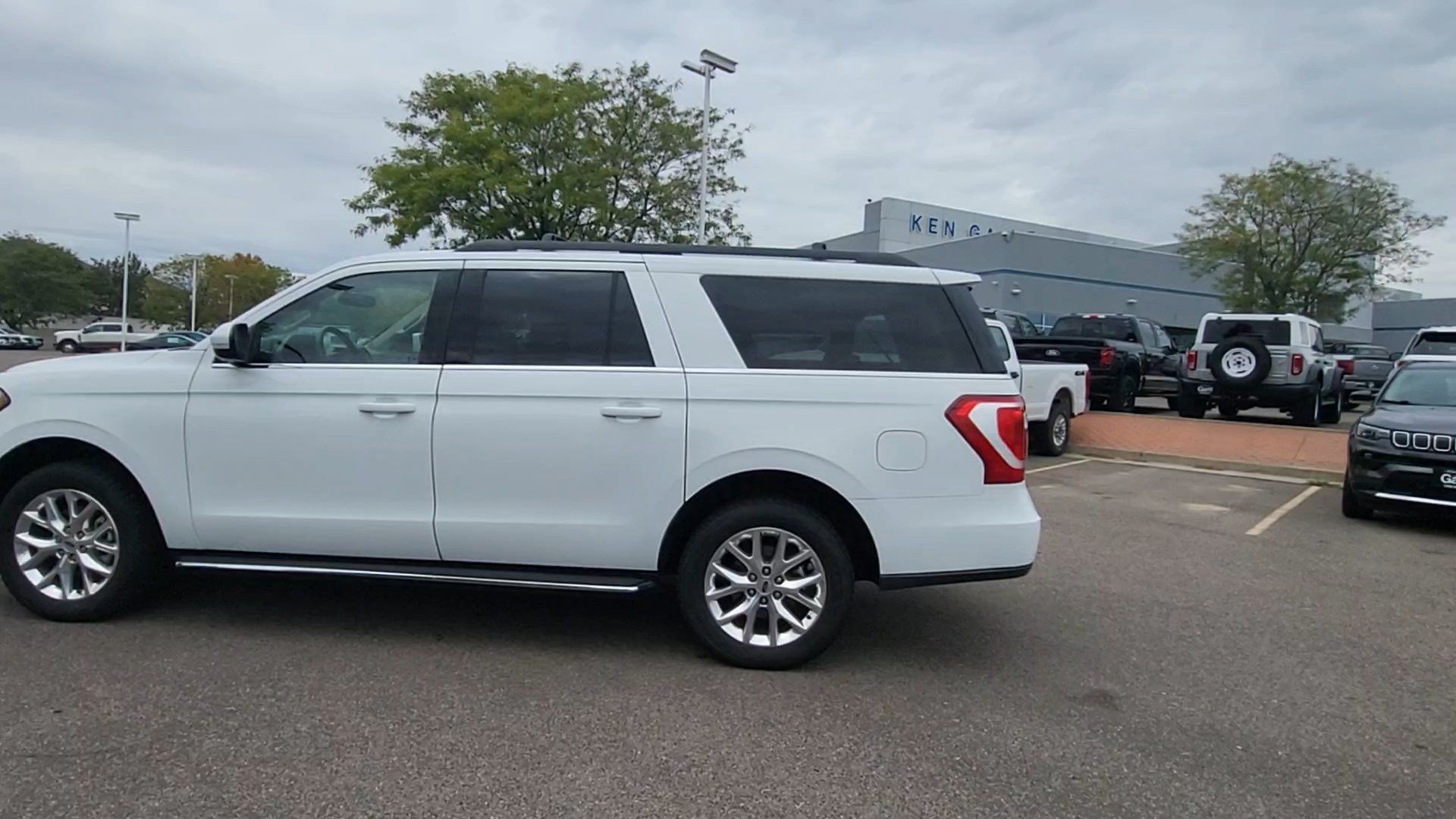 Certified 2021 Ford Expedition Max XLT AWD/4WD image 4
