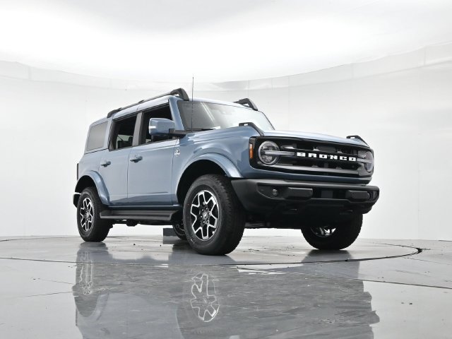 Certified 2025 Ford Bronco Outer Banks AWD/4WD image 13