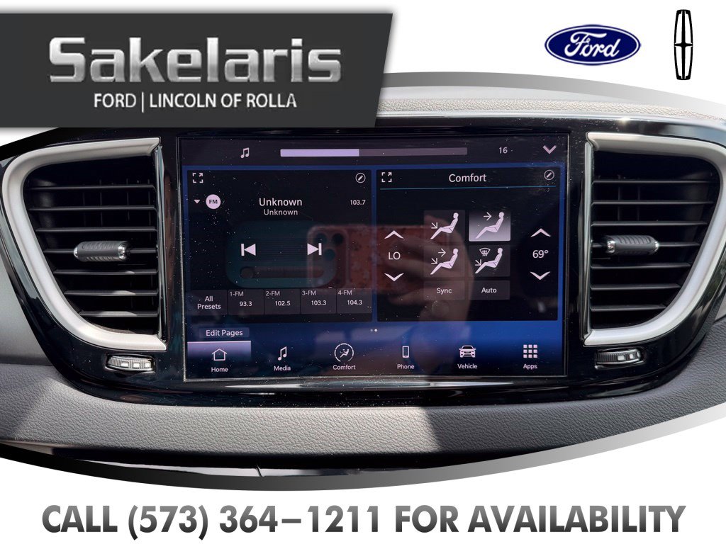 Used 2022 Chrysler Pacifica Touring-L FWD image 24