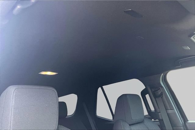 Used 2025 Toyota 4Runner SR5 AWD/4WD image 16