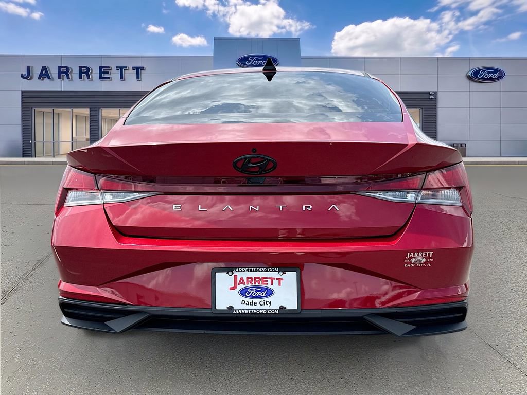 Used 2023 Hyundai Elantra SEL w/ Convenience Package FWD image 6
