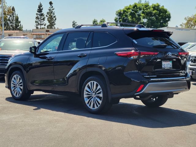 Used 2022 Toyota Highlander Platinum FWD video 2